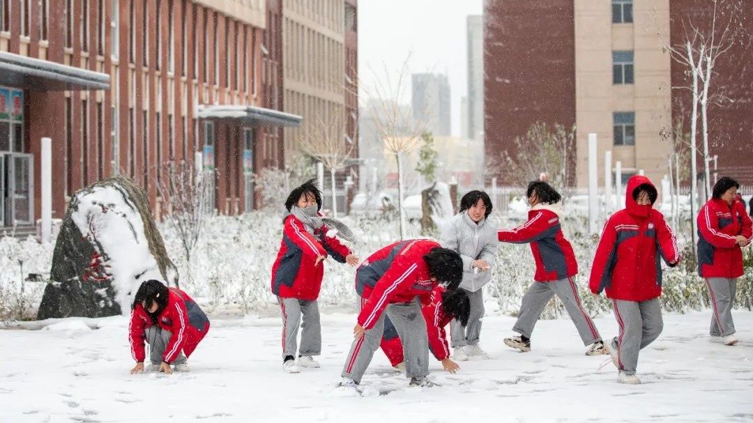 雪的学校，虚拟与真实的奇幻之旅